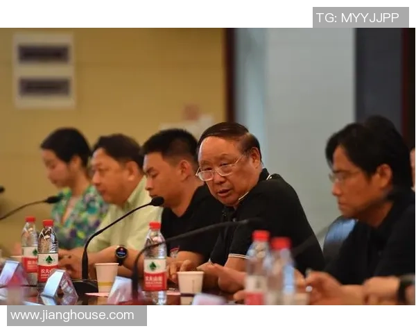 武汉篮球队团队协作新模式探讨与热议引发的变革之路